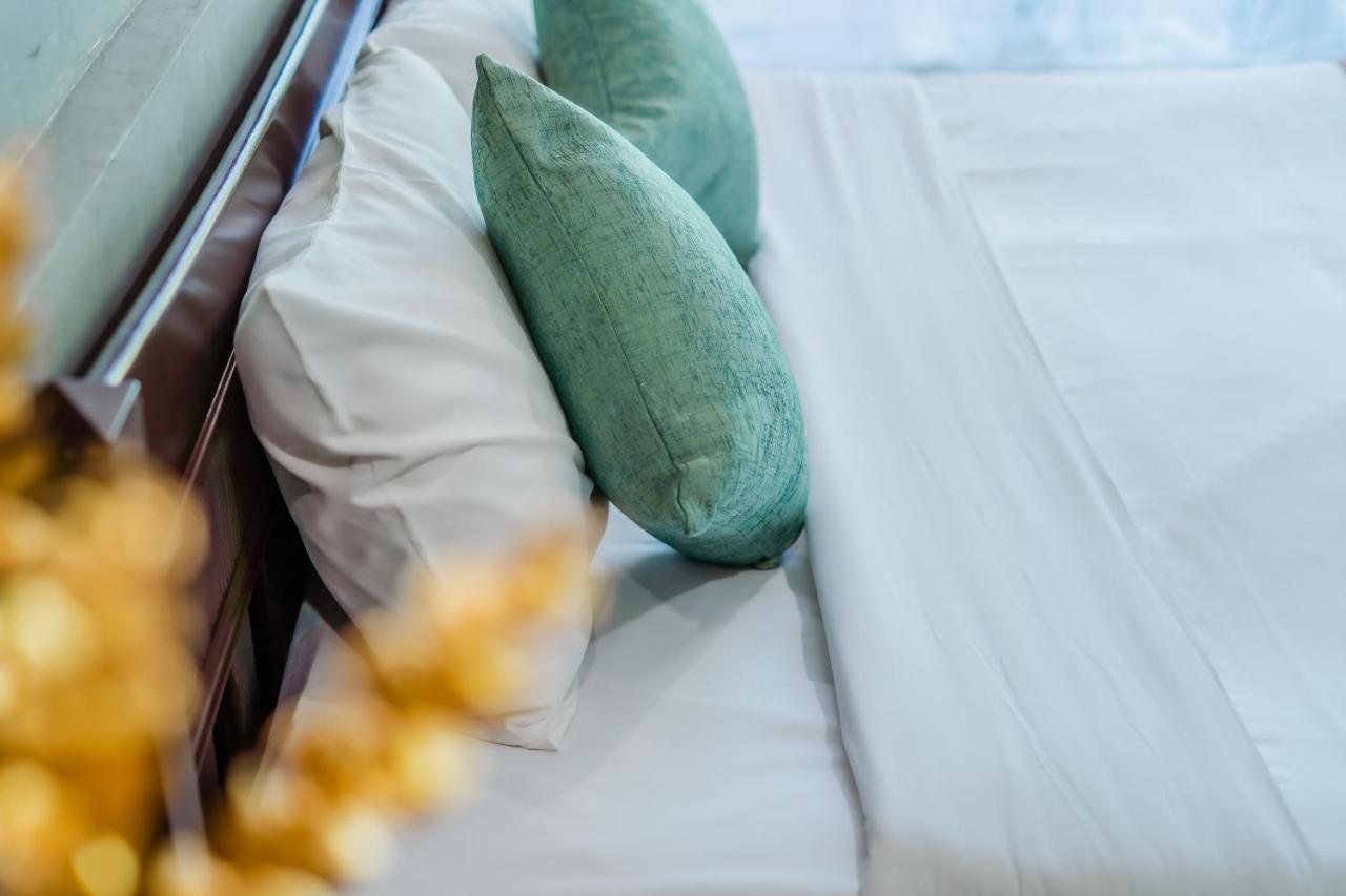 Time Out Hotel パトン エクステリア 写真
